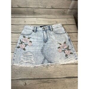 Hollister high rise Light wash Y2k jean skirt Rip flower embroidery size 3 w26